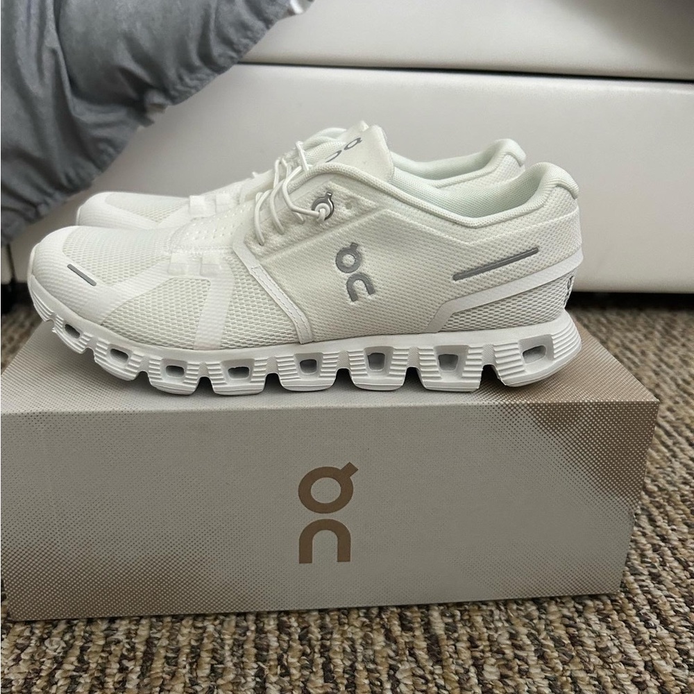 Brand new on clouds!! NWT!!